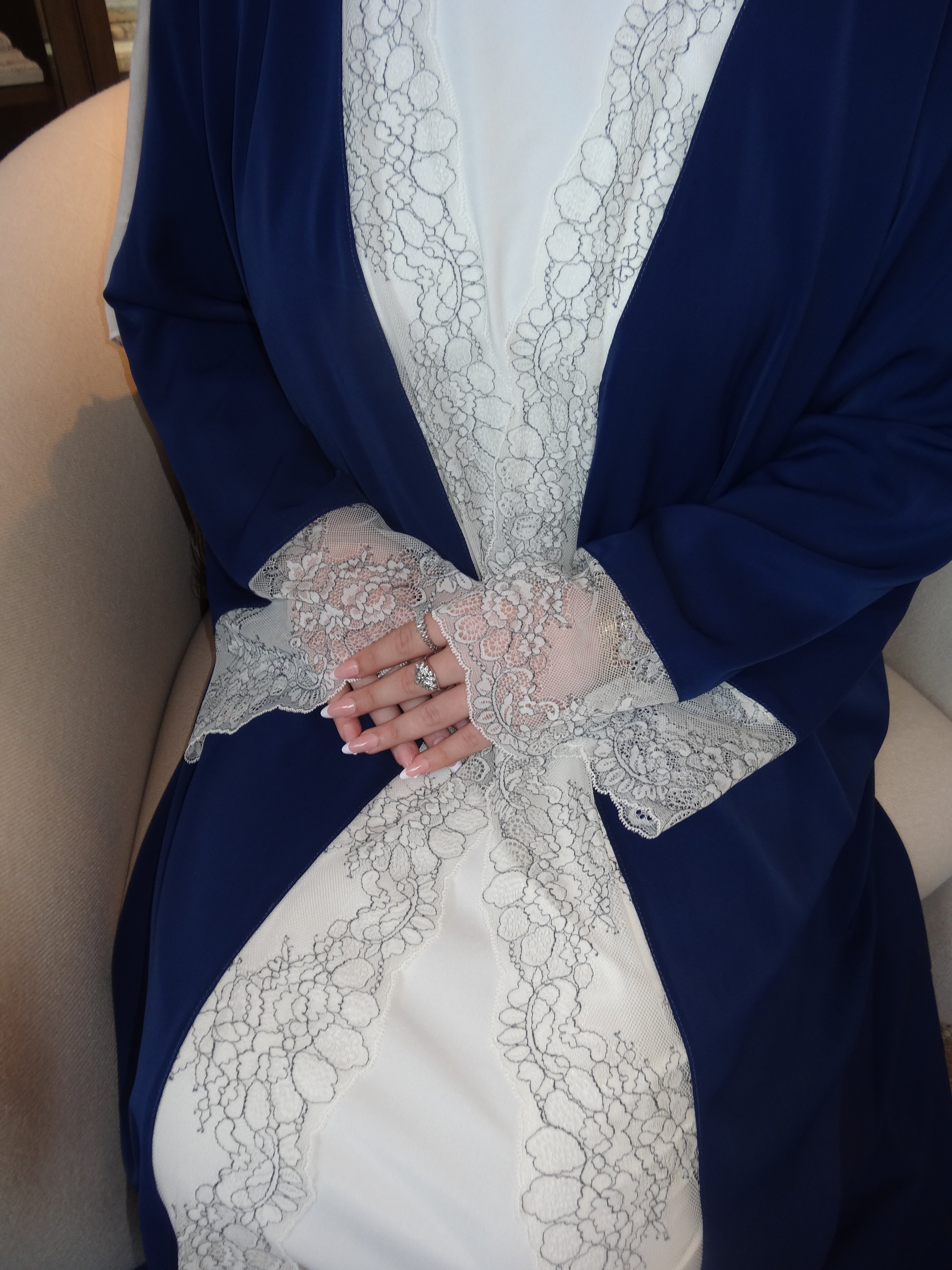 The Laila Abaya
